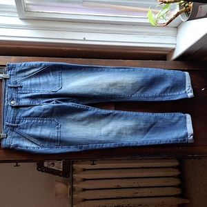 Gap boyfriend fit size 2/26 side pockets cropped hemmed blue jeans